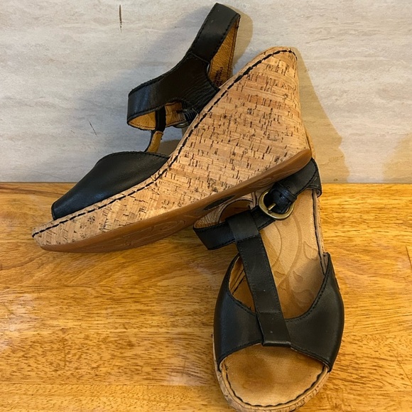 Born Concept T-strap Cork
Wedge Sandals - Picture 7 of 12